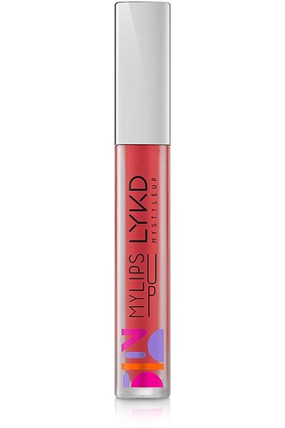 lykd Liquid Matte Lipstick 353 - Red Passion Model