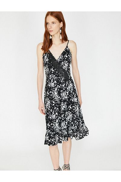 Koton Knielanges Volantkleid mit Blumenmuster und Quasten
