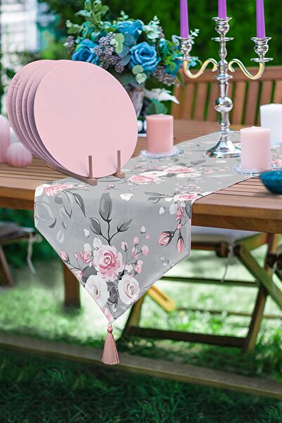 Realhomes قطعة واحدة من العداء ذو الشرابة المثلثة مع تصميم وردي على أرضية رما...