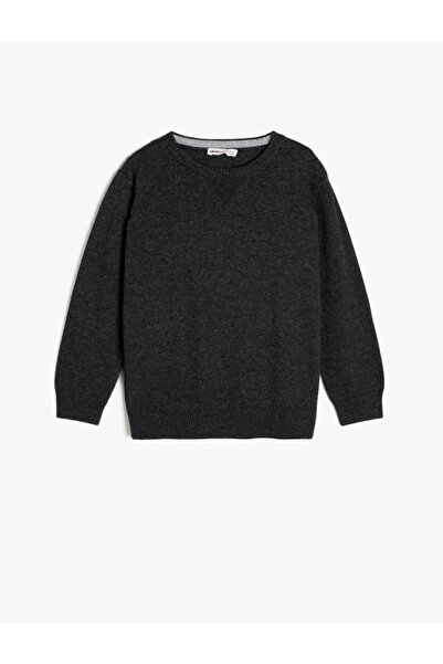 Koton Strickpullover – Design mit Rundhalsausschnitt