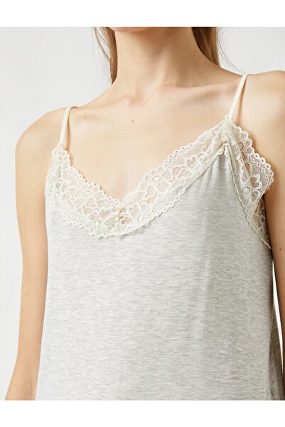 Koton Sportovec s tenkým krajkovým popruhem