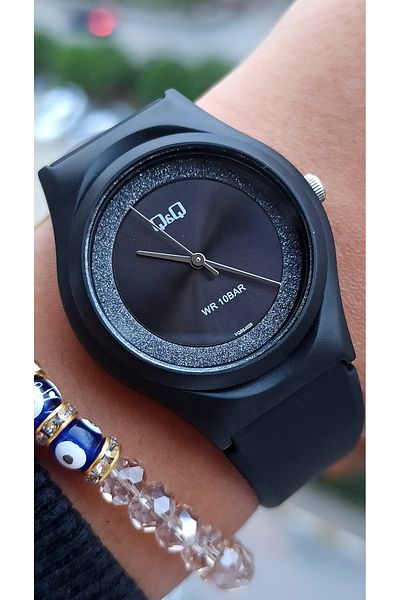 Q&Q Black Girl's Wristwatch