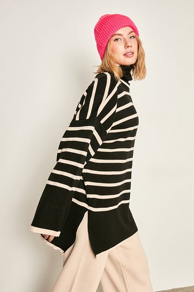 Y-London Schwarzer, ecru-gestreifter Oversize-Rollkragenpullover für Damen