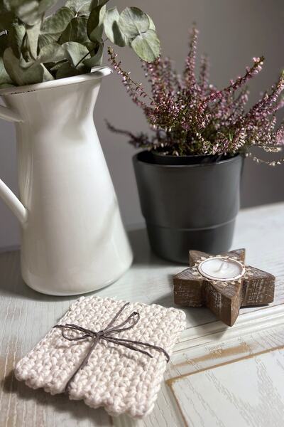 Meran 2'li Dekoratif Tığ Işi El Yapımı Beyaz Renk Kare Bardak Altlığı