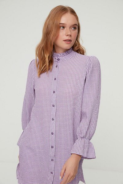 Trendyol Modest Lila gewebtes Seersucker-Hemd mit Gingham-Muster TCTSS22GO0110
