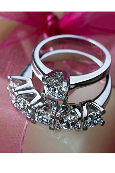 Crystal Diamond Zirconia Işıklı Kutuda 2 Carat Beştaş Ve 1 Karat Tektaş Yüzük