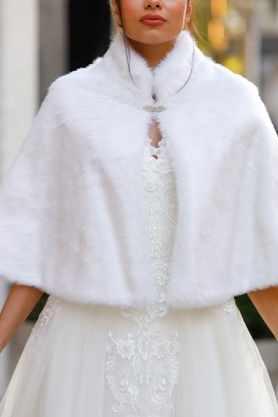Turkuaz Bridal Etol Cloak Fur Jacket Off White
