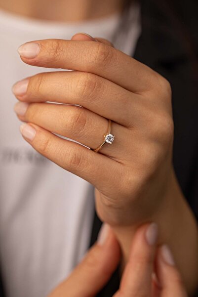 YAVUZ KUYUMCULUK 14 Ayar Altın V Kesim Tektaş Yüzük