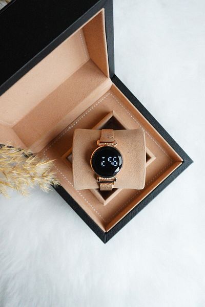 Ricardo Women's Wristwatch Gold Waterproof Digital Ladies Wristwatch