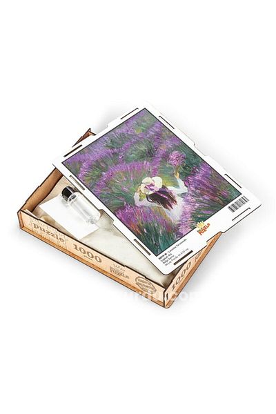 King Of Puzzle Girl with Hat in the Lavender Field Wooden Puzzle 1000 Pieces