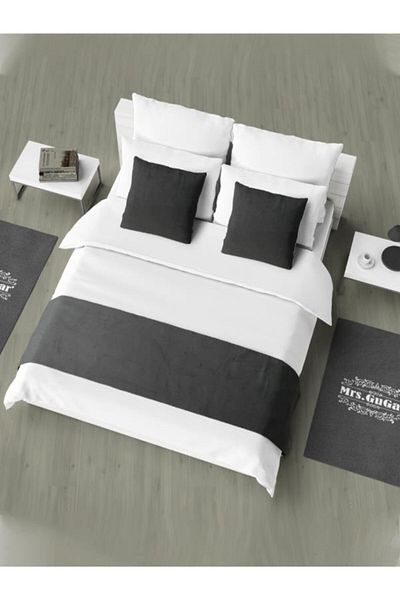Mrs.Gugar 43x43 Cm Black Double Bed Set - Throw Pillow and Runner