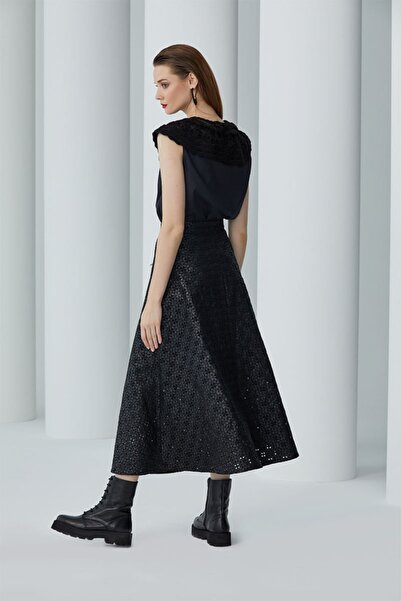 By Mare Style Faux Leather Patterned Embroidery Long Skirt Faux Leather Patterned Embroidery Long Skirt