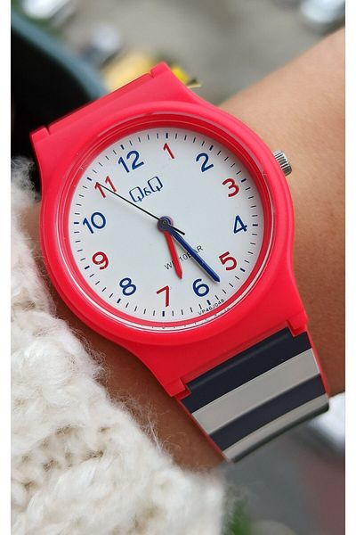 Q&Q Two Color Children's Wristwatch