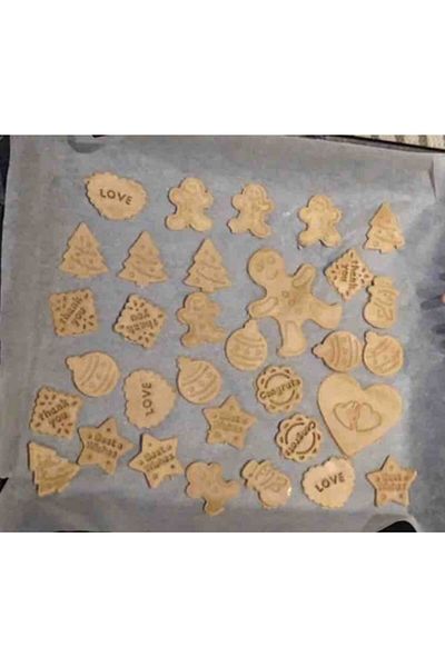 Bayev 12 Pieces Push-Pull Cookie Mold Set Gingerbreadman Pine Tree Christmas Special Cookies
