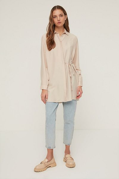 Trendyol Modest Tkaná aerobinová košile do pasu s kamennou kravatou TCTSS22GO0105