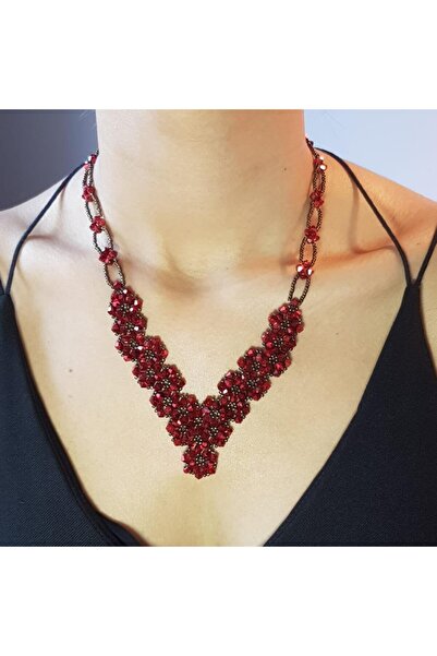 Handmade By HLY قلادة مصنوعة يدويًا من حجر الكريستال الأحمر