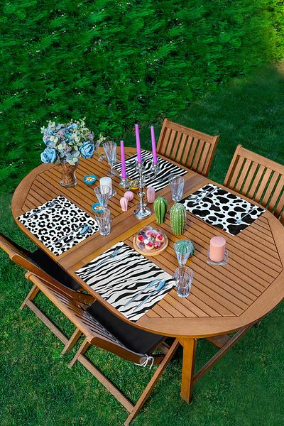Realhomes 4-Piece Black and White Zebra Patterned American Service Set