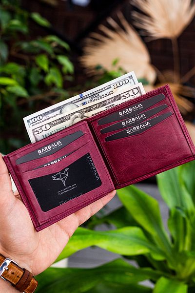 Garbalia Men's Burgundy Altadena Crazy Leather Saddler Stitched Wallet