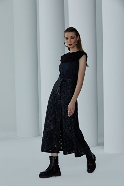 By Mare Style Faux Leather Patterned Embroidery Long Skirt Faux Leather Patterned Embroidery Long Skirt