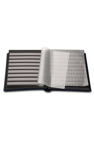 Leuchtturm دفتر طوابع 64 ورقة (A4 Comfort) جلد أزرق، صفحة سوداء