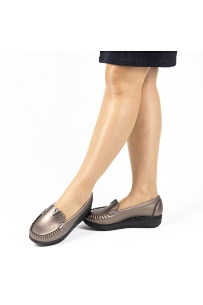 MixBrand حذاء نسائي يومي عالي النعل سميك 4 سم بلاتينيوم مريح