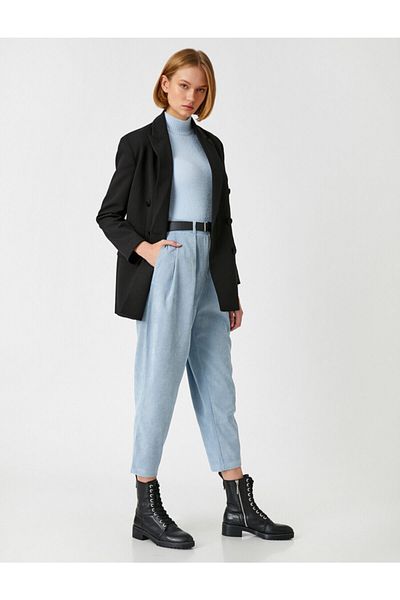 Koton Pantaloni capri plisați