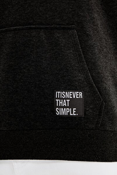 Trendyol Collection Zakouřená fleecová mikina s kapucí – oversize střih, s označením TMNAW21SW2005