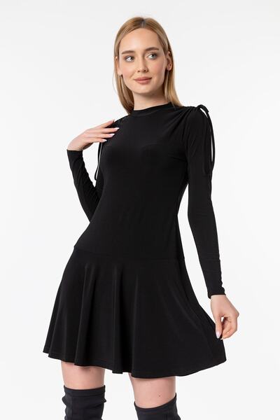 Laranor Siyah Omuz Büzgülü Bağcıklı Detay Yarım Balıkçı Yaka Çan Elbise