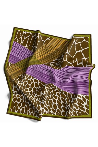 19V69 ITALIA Leopard Pattern Gold Series Twill with Scarf Hanger and Gift Set 90x90 Cm
