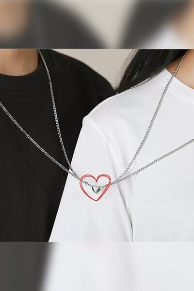 The Collection Çift Kolyesi Gümüş Renk Mıknatıslı Kalp Sevgili Kolyesi