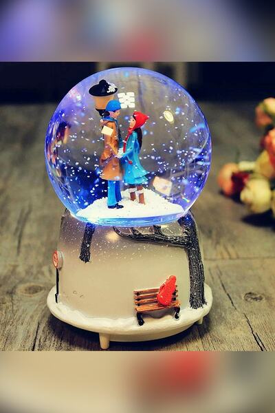 IMAN OF NOBLE Sokak Lambasının Altında Buluşan Aşıklar Ayaktaki Çift Işıklı K...