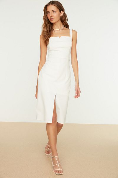 Trendyol Collection Ecrufarbenes Midi-Bleistiftrockkleid – geschlitzt und gefüttert, Träger TWOSS19BB0216