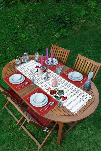 Realhomes Plaid Patterned Bell Patterned Modern on White Background 1 Runner & 4 Red Colored American Service