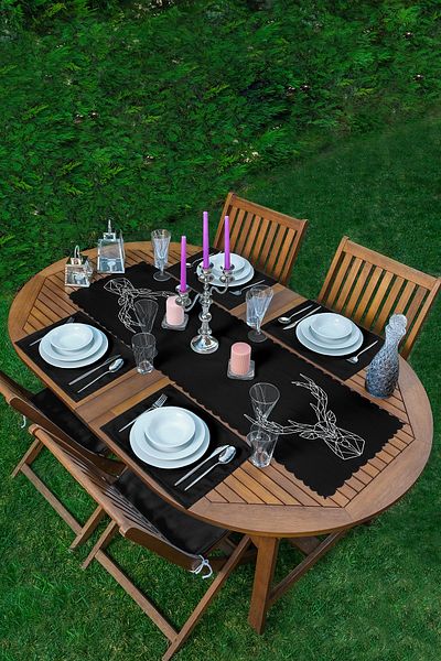 Realhomes Modern 1 alergător cu fundal negru și desen geometric de cerb și 4 paturi de loc colorate negru