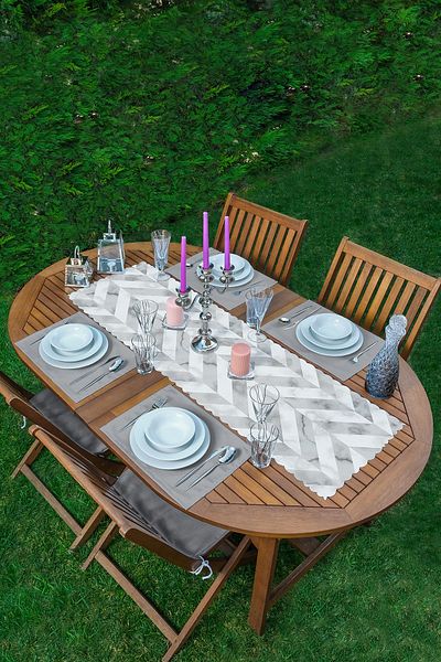 Realhomes Modern 1 Runner with Geometric Patterned Marble Floor & 4 Gray Colored Placemat
