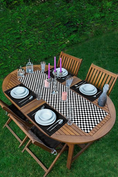 Realhomes Cu model carouri alb-negru 1 pasaj și 4 servetele de loc colorate negru