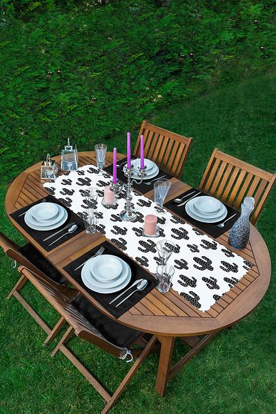 Realhomes Cactus alb-negru cu model 1 aler și 4 servește de loc colorate negru
