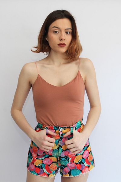 Rosse Butik Дамска блуза с V-образно деколте и цвят на лук и презрамка