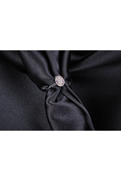 Altınöz Mücevherat Pırlanta Baget Oval Efektli Beyaz Altın Yüzük