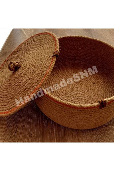 HandmadeSNM Плетена кошница - Декоративна с капак