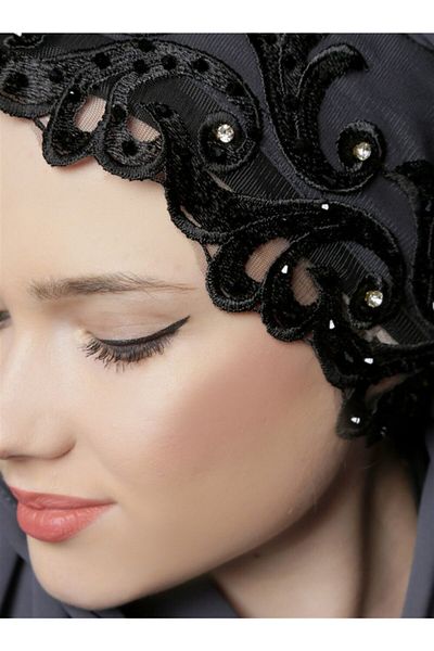 Differenza Ivy Hand Embroidered Shawl-black
