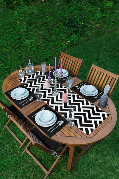 Realhomes Alb-negru cu model geometric 1 alergător și 4 servicii americane colorate negru