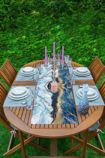 Realhomes Modern 1 alergător cu fundal albastru cu frunze de aur și 4 paturi colorate albastru gheață