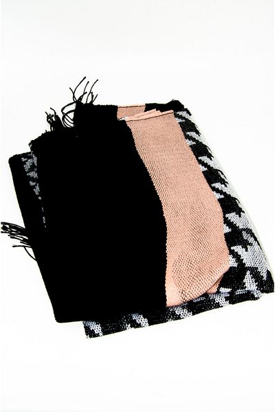 mottomia Valentine's Day Special Fine Textured Pink Striped Unisex Shawl