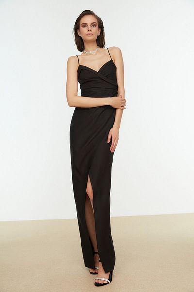 Trendyol Collection Czarna, szczegółowa długa suknia wieczorowa z kołnierzykiem TPRSS21AE0045