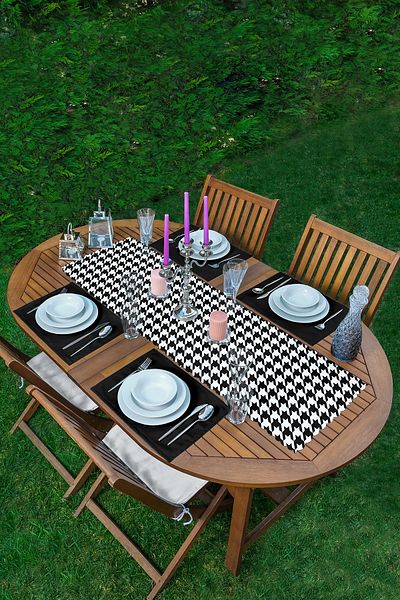 Realhomes Plaid negru cu model modern 1 pasaj și 4 pat de loc colorate negru pe fundal alb