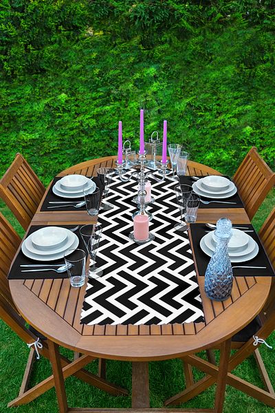 Realhomes Alb-negru cu model geometric 1 alergător și 4 servicii americane colorate negru