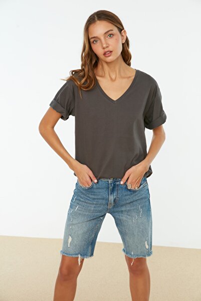 Trendyol Collection Ανθρακοί %100 Βαμβακερό Σουπρεμ V Λαιμόκοψη Μπλουζάκι Boyfriend Πλεκτό