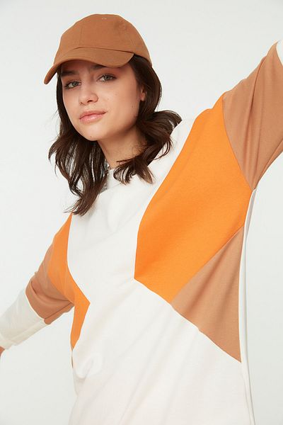 Trendyol Modest Pletená mikina Ecru - Color Block, TCTAW22TW0021