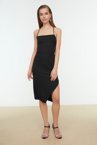 Trendyol Collection Schwarzes, detailliertes Abendkleid am Rücken TPRSS21EL0176